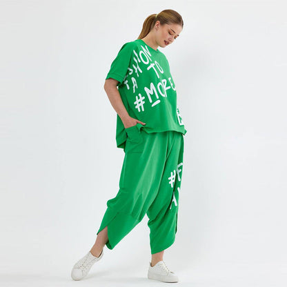 Zweiteiliges T-Shirt und Hose für lässige Frauen