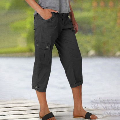 Capri Cargohose mit Taille und Falten unten und mehreren Taschen