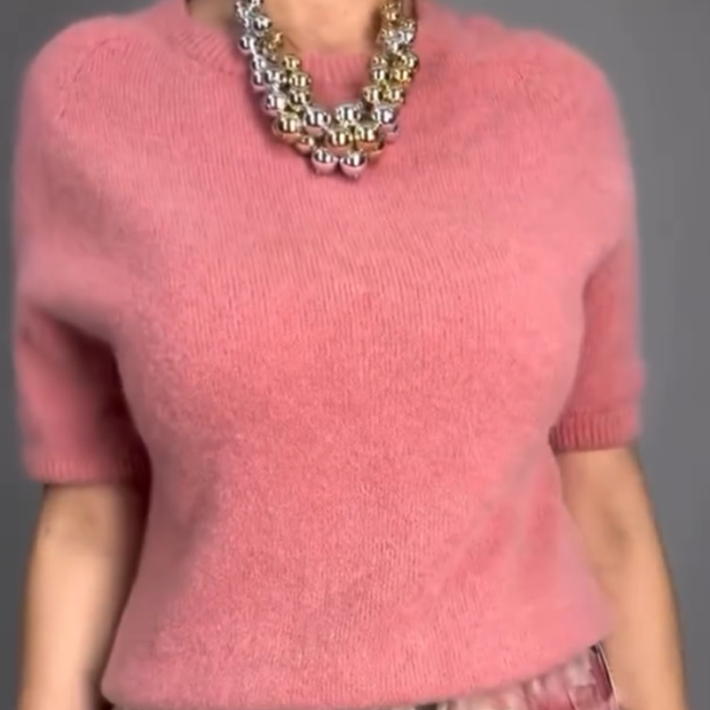 Elegante completo due pezzi composto da top in maglia floreale e gonna midi