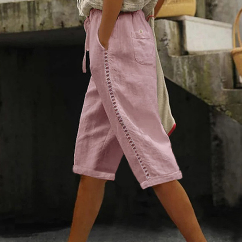 Pantaloni capri estivi da donna con pizzo traforato