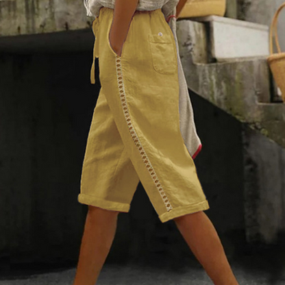 Pantaloni capri estivi da donna con pizzo traforato