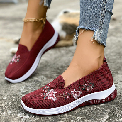 👟🌸 Scarpe slip-on in maglia con motivi floreali