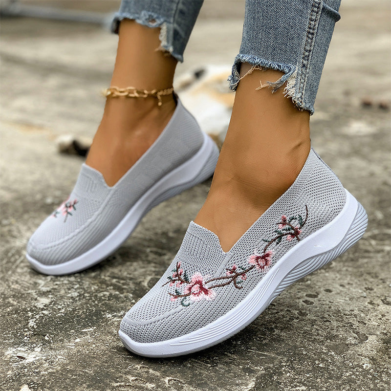 👟🌸 Scarpe slip-on in maglia con motivi floreali