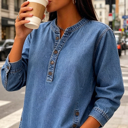 Camicia in denim dal taglio ampio con scollo a V da donna