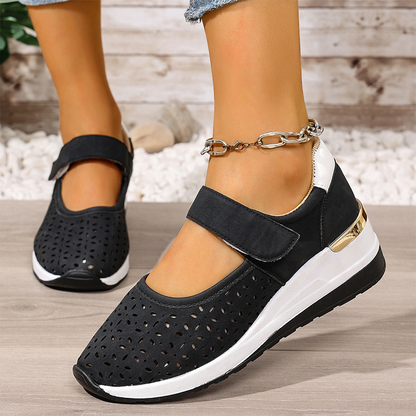 Scarpe con plateau e aperture laterali traspiranti da donna