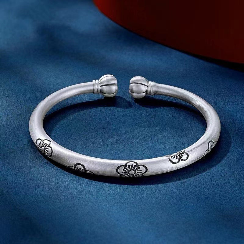 ⌛Oferta por tempo limitado – Pulseira rígida vintage com motivo floral prateado