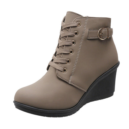 🔥 50% OFF HOJE! 👢 Botas Femininas com Salto Anabela Confortável – Elegantes, Versáteis e Perfeitas Para o Dia a Dia ✨